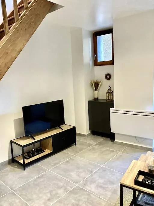 Duplex Au Coeur Du Village Les Mees Apartment